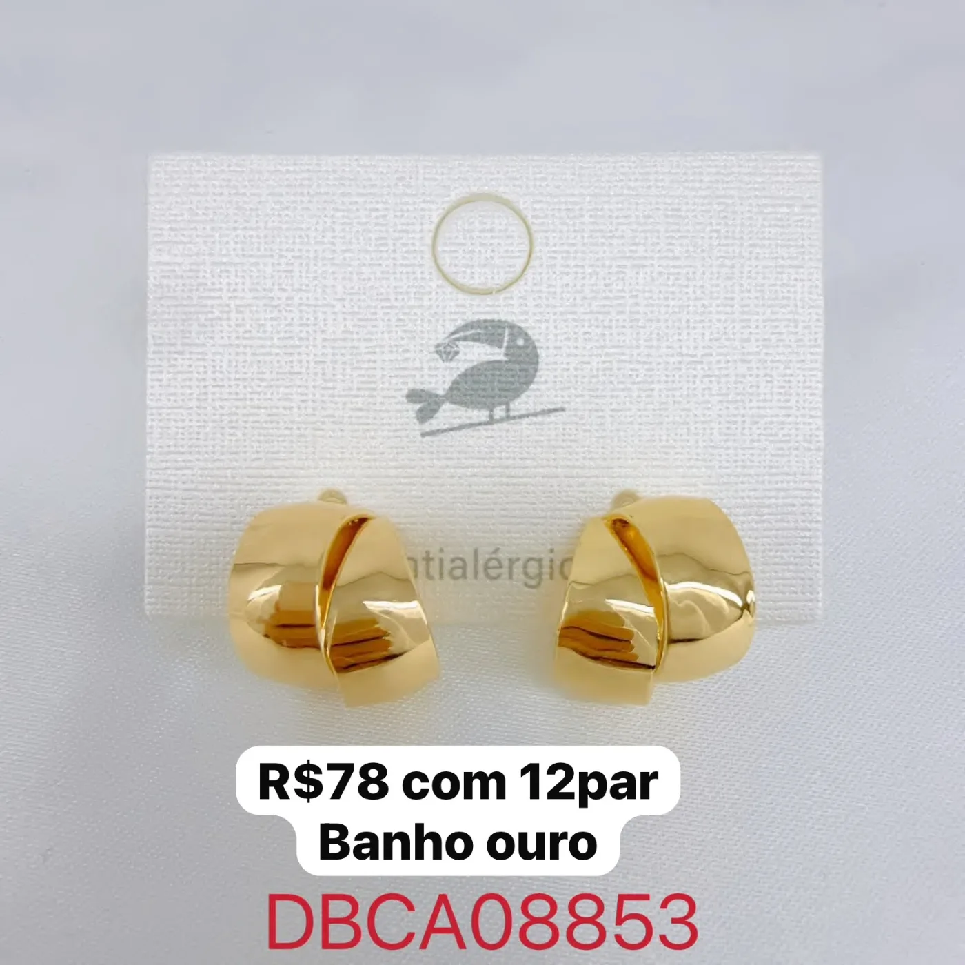 brinco dourado torcido
