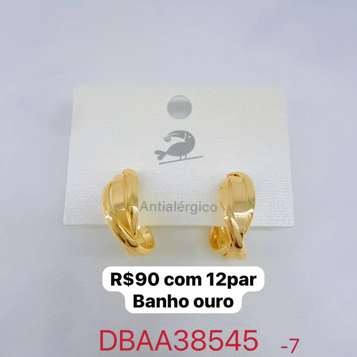 brincos dourados entrelaçados