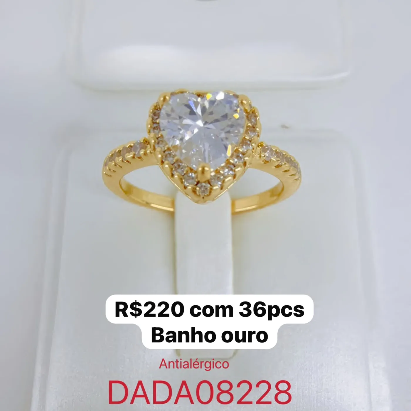 anel com pedra coração e detalhes de zircônias
