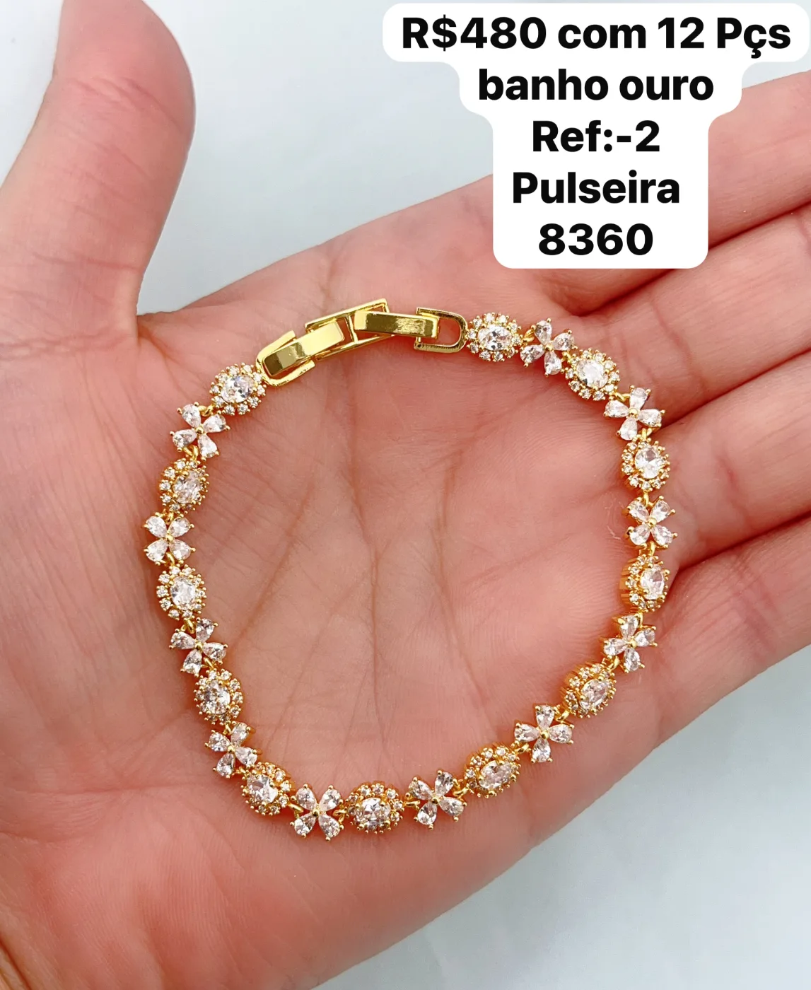 pulseira delicada com pedras brilhantes