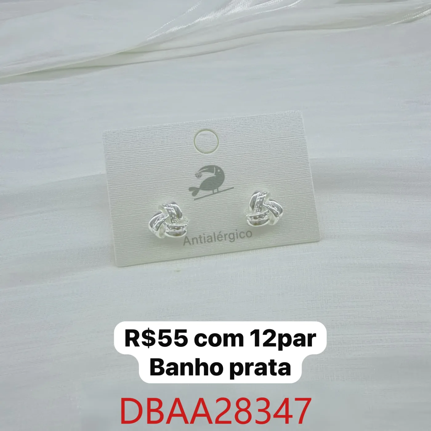 brinco pequeno nó com detalhes texturizados