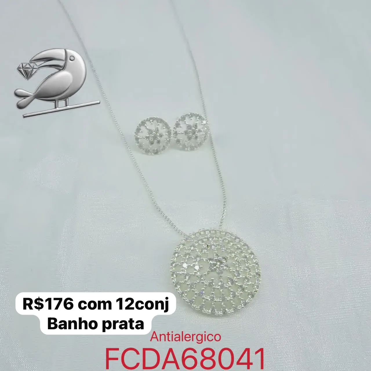 Colar com conjunto de colar e brincos redondos com banho prata