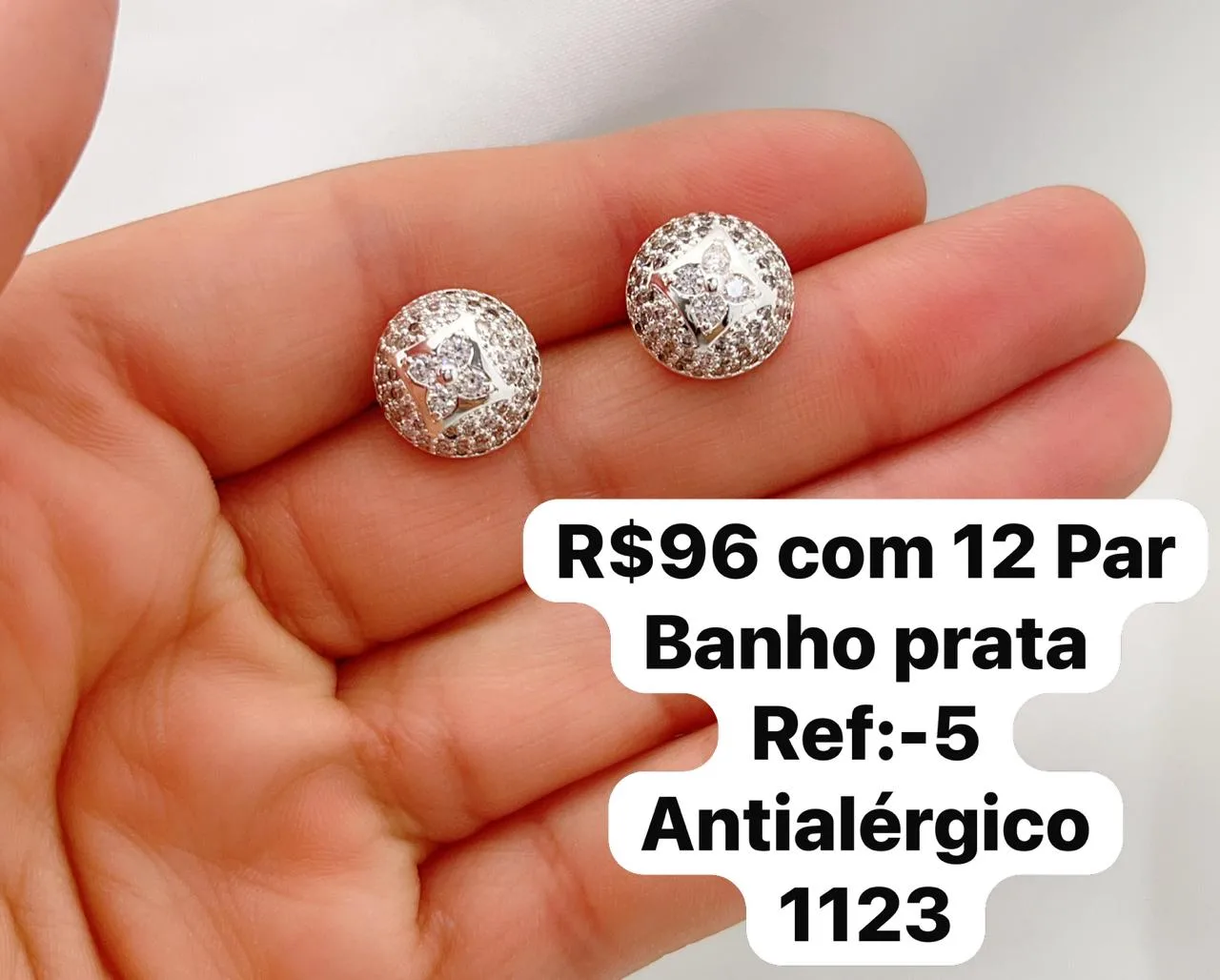 brincos redondos com pedras